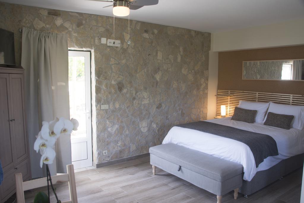 The Fig Boutique Suites Salir de Porto Exterior photo